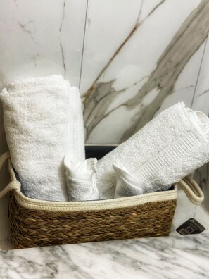 Bathroom amenities