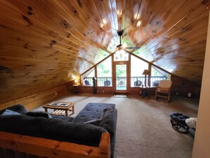 Upstairs Loft (1)