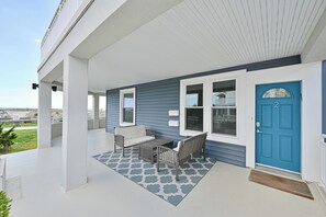 Entry way to Unreal ocean Beach Pad