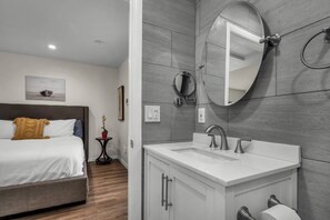 Modern Bathroom