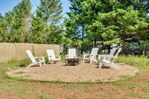 Yard Space | Fire Pit | Patio | Gas Grill | Picnic Table