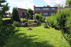 Garden [summer]