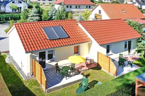 Außenseite Ferienhaus [Sommer]
