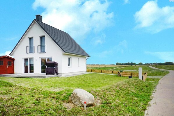 Außenseite Ferienhaus [Sommer]