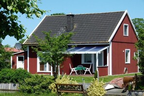 Immediate Surroundings [summer] (&lt;1 km)