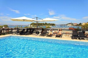 Holiday Home Swimming Pool