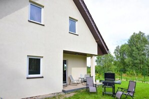 Außenseite Ferienhaus [Sommer]