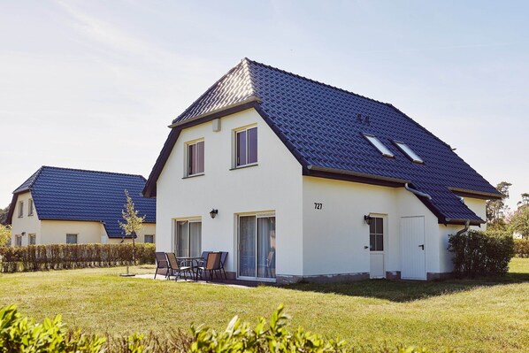 Stugans exteriör [sommar]