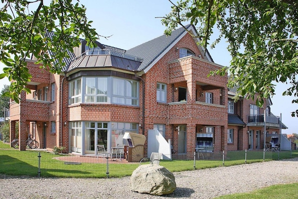 Holiday Home Exterior [summer]