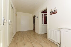 Entrance / Reception