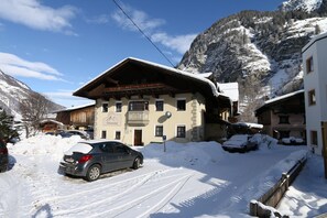 Außenseite Ferienhaus [Winter]