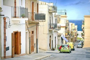 Surroundings [summer] (1-5 km)