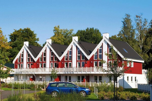 Stugans exteriör [sommar]
