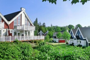 Stugans exteriör [sommar]