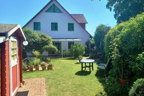 Garden [summer]