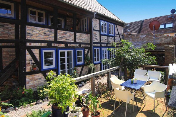 Außenseite Ferienhaus [Sommer]