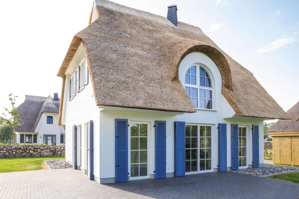 Holiday Home Exterior [summer]
