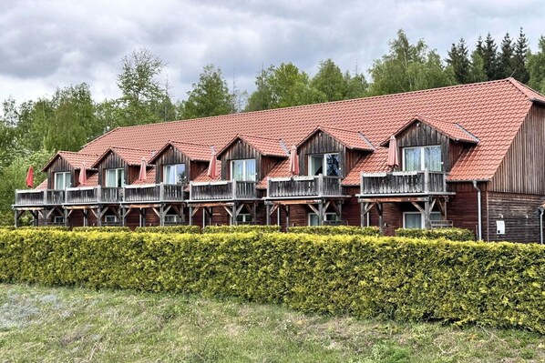 Stugans exteriör [sommar]
