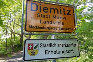 Immediate Surroundings [summer] (&lt;1 km)