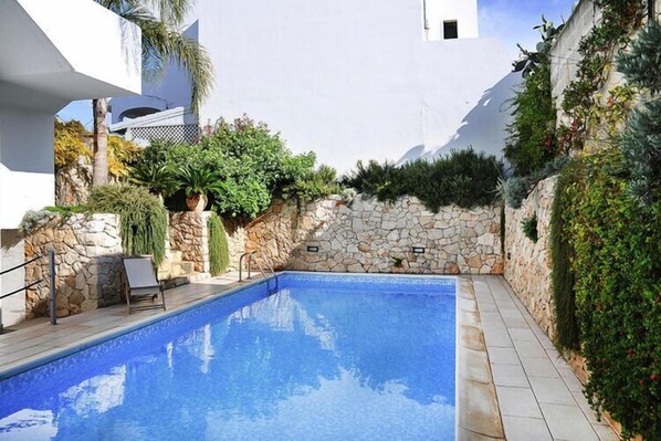 Holiday Home Swimming Pool