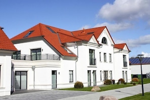 Außenseite Ferienhaus [Sommer]