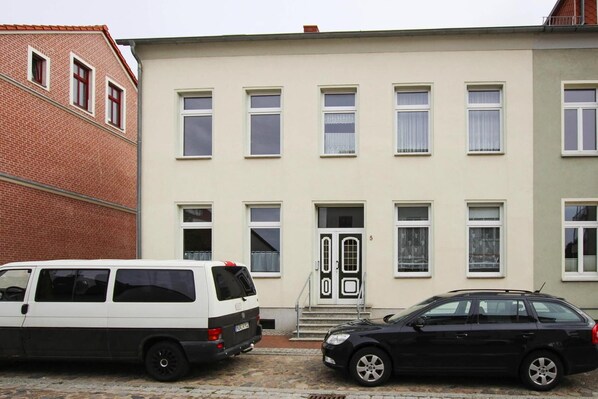 Außenseite Ferienhaus [Sommer]