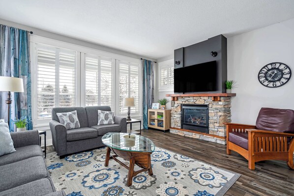 Living Room with gas fireplace