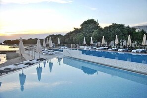 Holiday Home Swimming Pool
