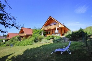 Außenseite Ferienhaus [Sommer]