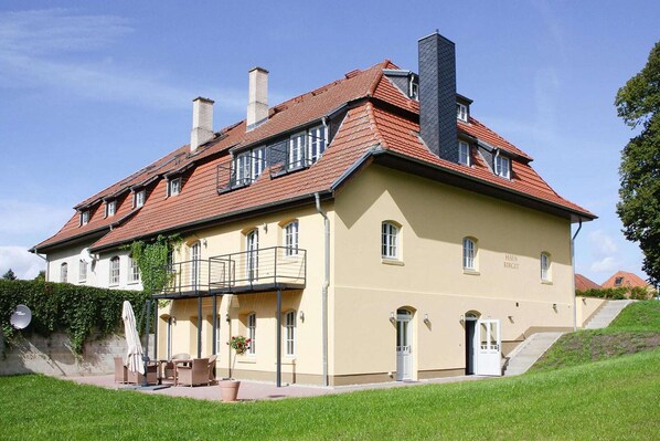 Außenseite Ferienhaus [Sommer]