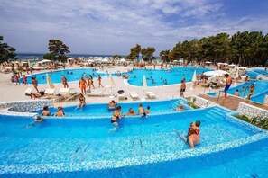 Holiday Home Swimming Pool