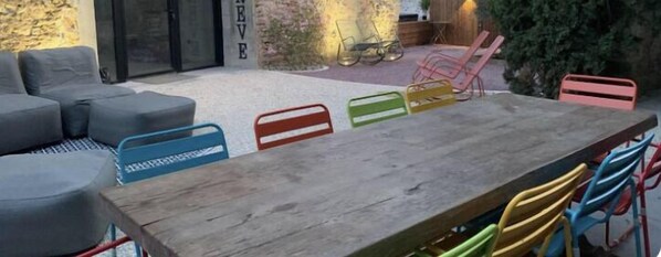Outdoor dining