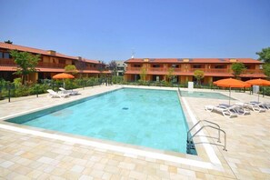 Holiday Home Swimming Pool