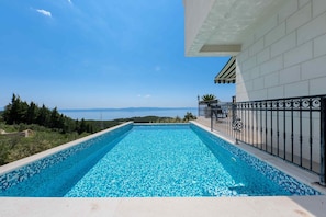 Holiday Home Swimming Pool