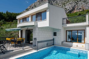 Holiday Home Swimming Pool