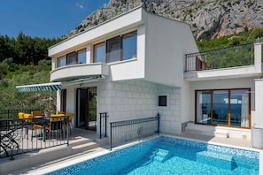 Holiday Home Swimming Pool