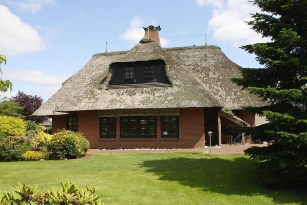 Holiday Home Exterior [summer]