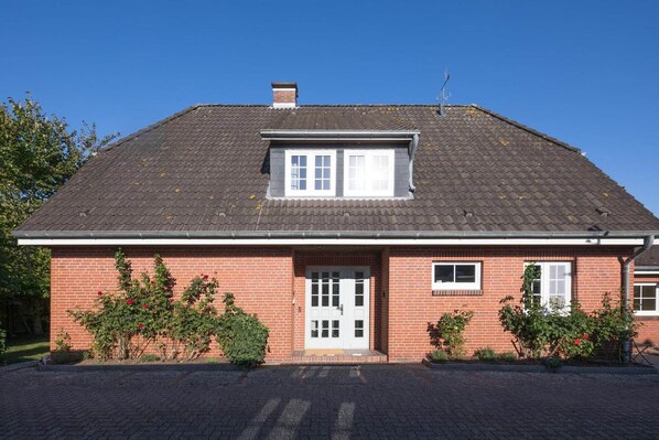 Holiday Home Exterior [summer]