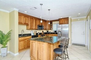 Kitchen - Fully equipped kitchen