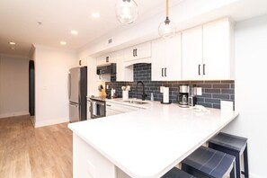 Fully stocked kitchen!