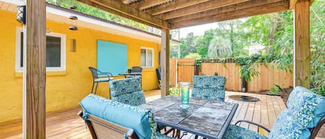 Fort Walton Beach Vacation Rental | 2BR | 1.5BA | 900 Sq Ft | Stairs Required