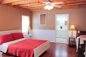 Main Cabin - Bedroom 2 with full bathroom, 1 queen & 1 twin bed