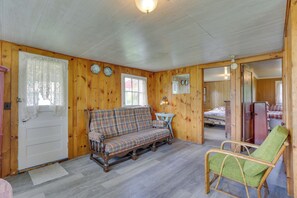 Living Room | Single-Story Cabin | Window A/C