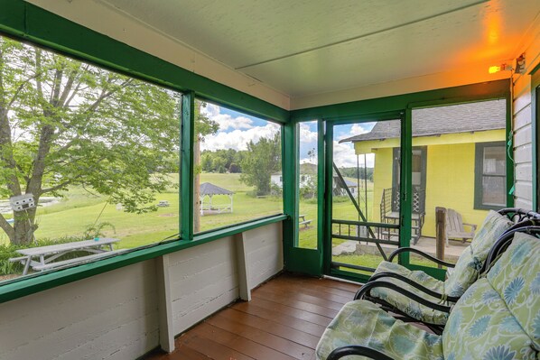 Honesdale Vacation Rental | 2BR | 1BA | 1,234 Sq Ft | Stairs Required