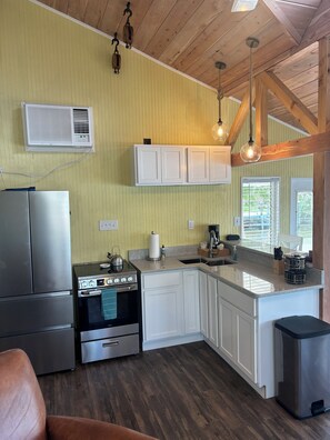 Full kitchen