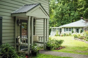 The Lodge (left) and the Cottage (right)