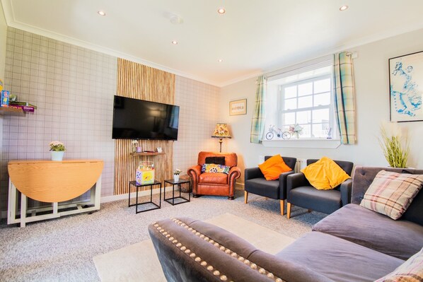 Living room - view from the luxurious 4-seater sofa