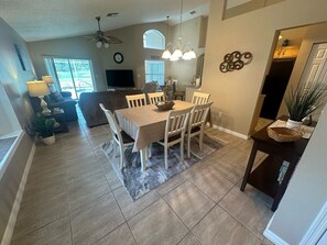 1910SDB - Dining Area (1).jpeg