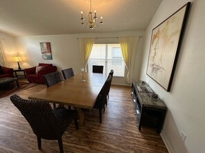 2806KOL - Dining Area.jpeg