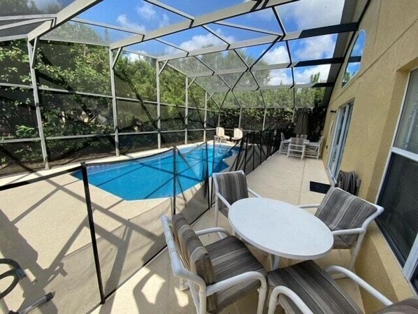 Private Pool (3)